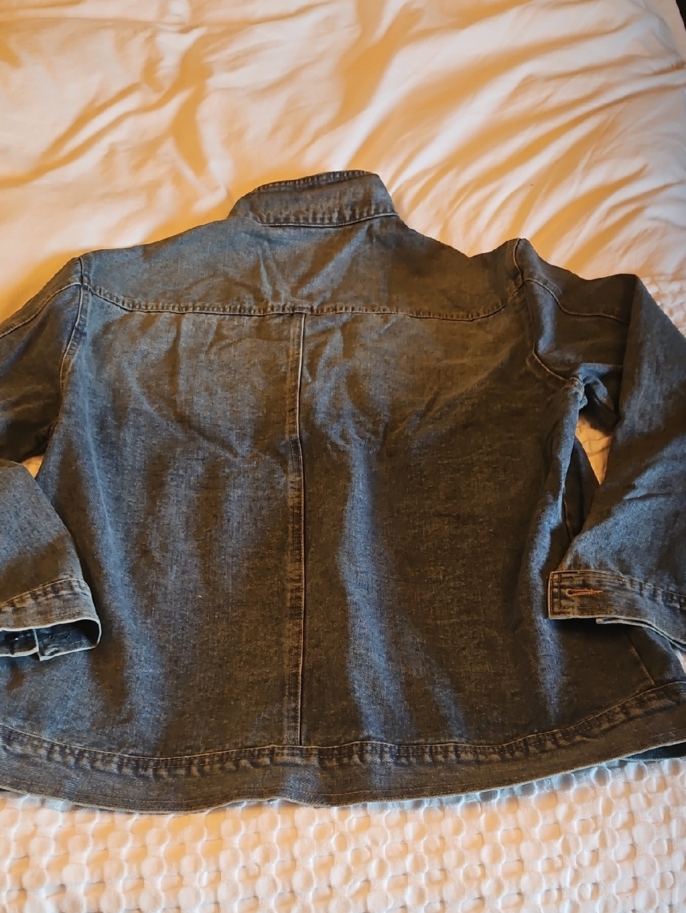 Classic Women's Dark Denim Jean Jacket - Picture 3 of 4